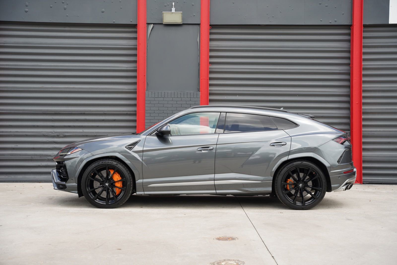 Used 2020 Lamborghini Urus AWD/4WD image 13