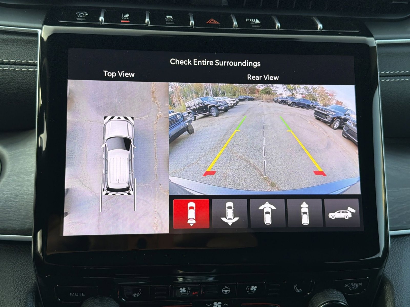 New 2025 Jeep Grand Cherokee Limited w/ Luxury Tech Group II image 19