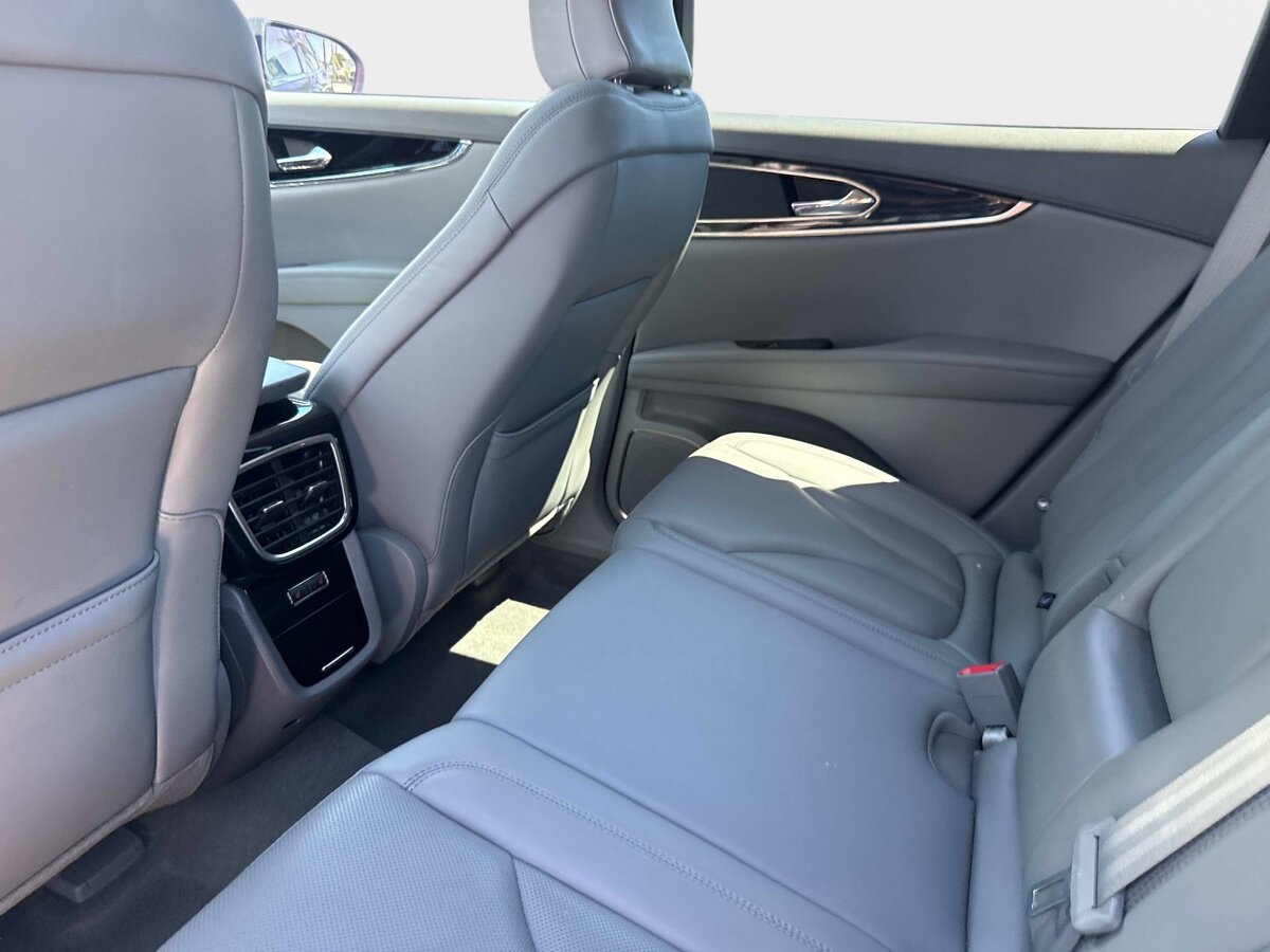 Used 2023 Lincoln Nautilus Reserve FWD image 14