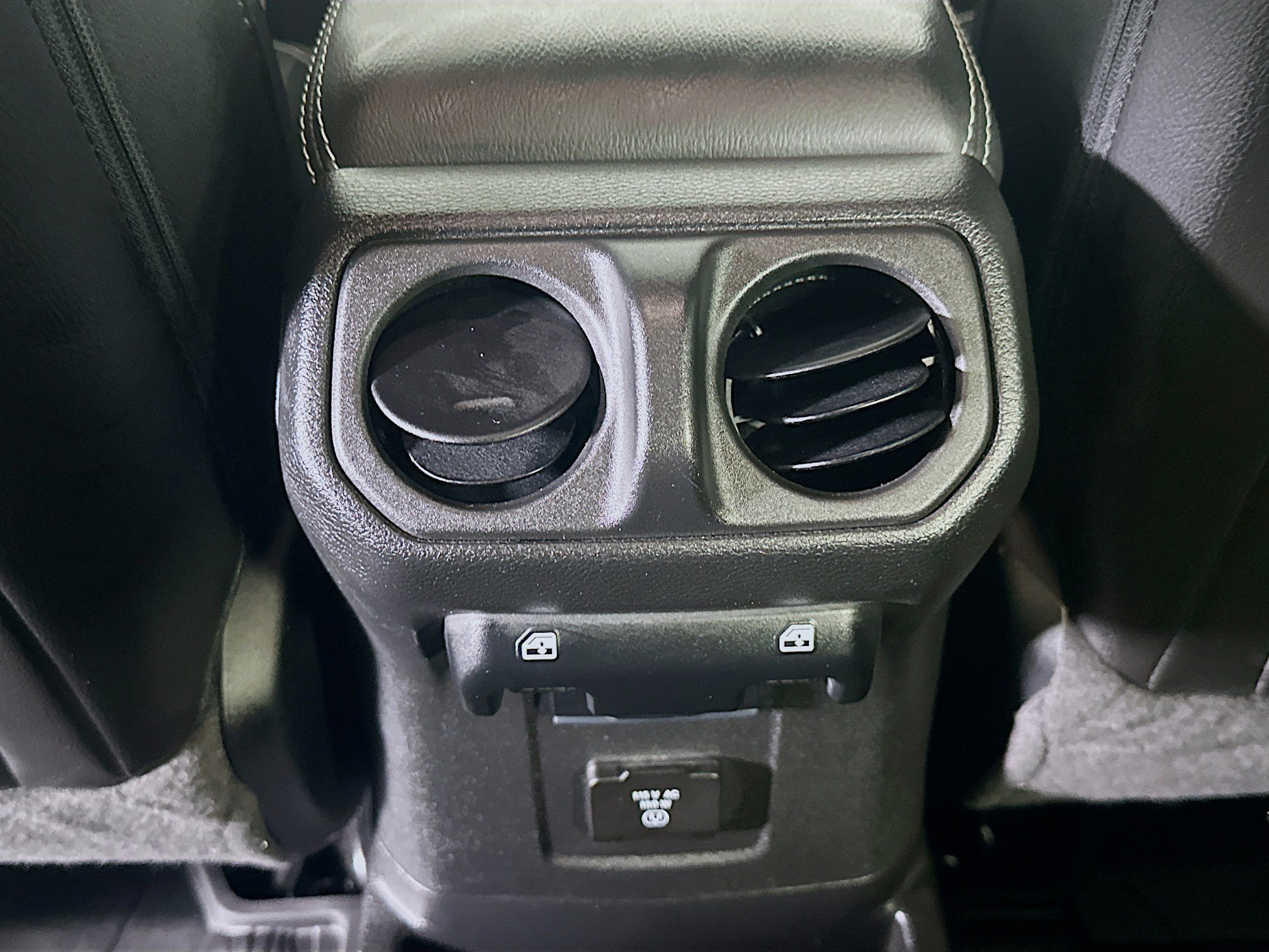 Used 2023 Jeep Wrangler Sahara w/ Cold Weather Group image 27