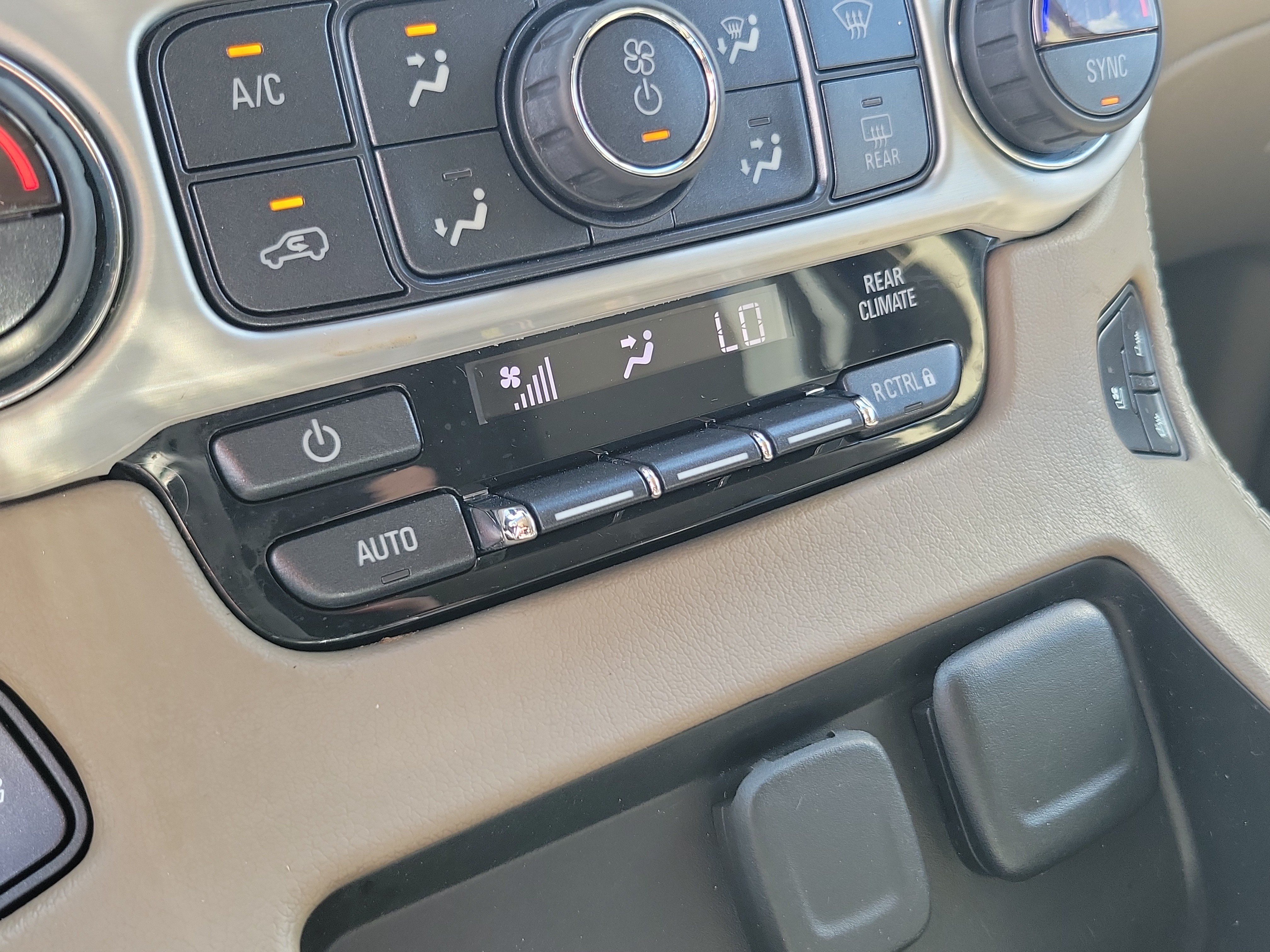 Used 2019 GMC Yukon SLT w/ Open Road Package RWD image 28