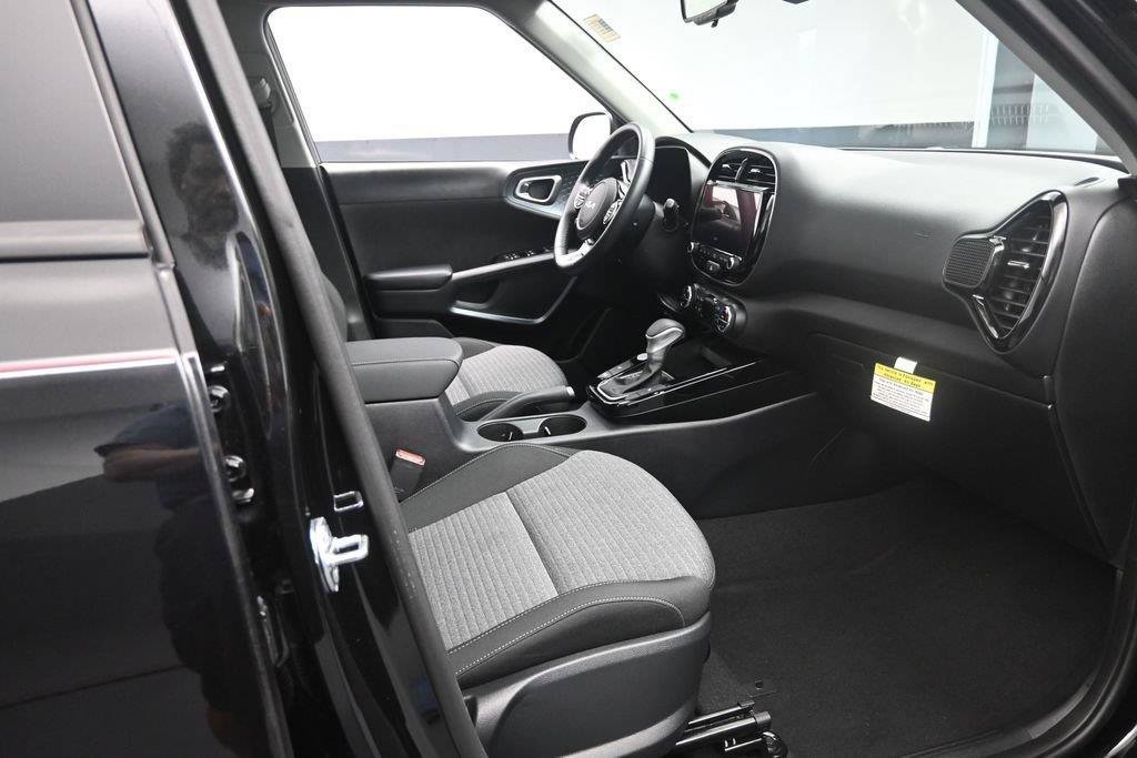 Used 2025 Kia Soul EX FWD image 27
