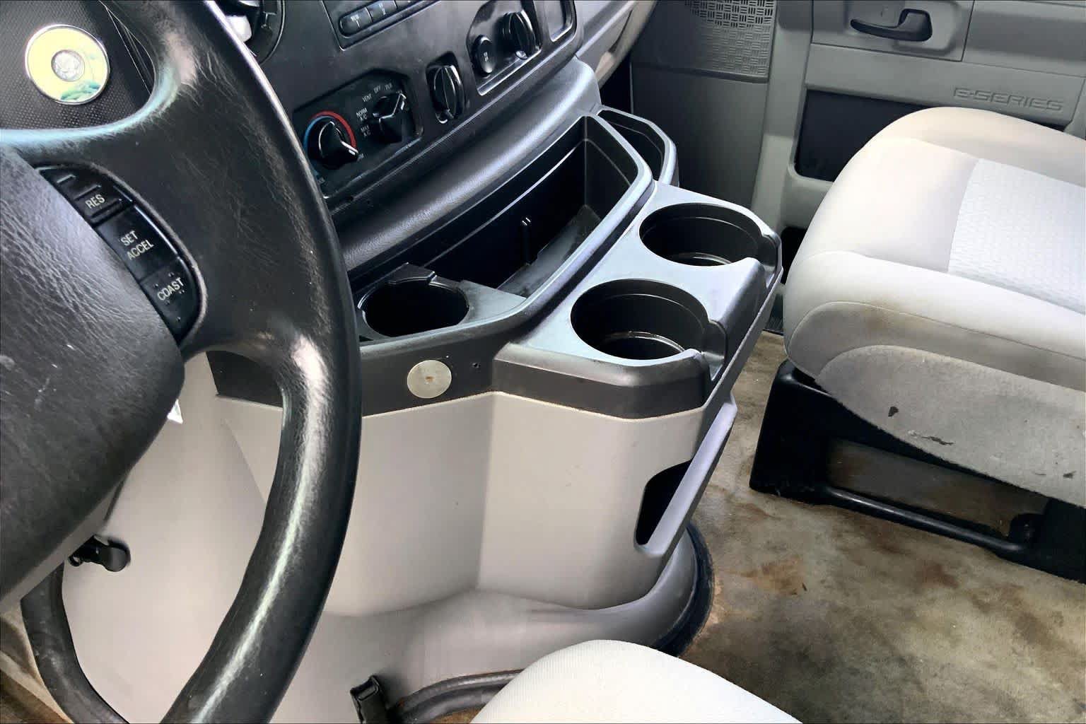 Used 2014 Ford E-350 and Econoline 350 XLT RWD image 16
