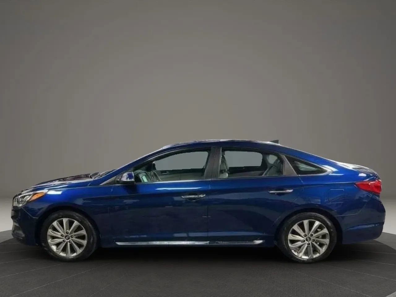 Used 2017 Hyundai Sonata Sport w/ Value Edition Package 02 image 2