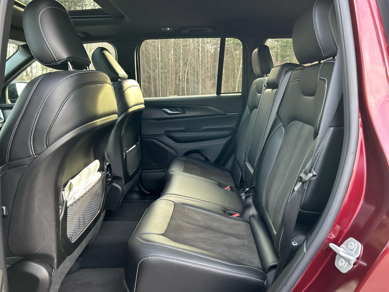 Used 2025 Jeep Grand Cherokee 4WD image 30