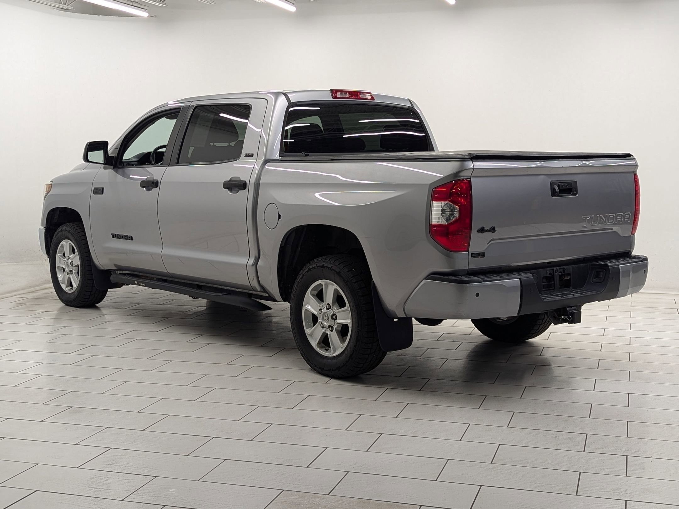 Used 2019 Toyota Tundra SR5 image 2