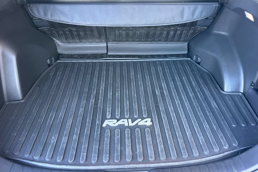 Certified 2024 Toyota RAV4 LE AWD/4WD image 17