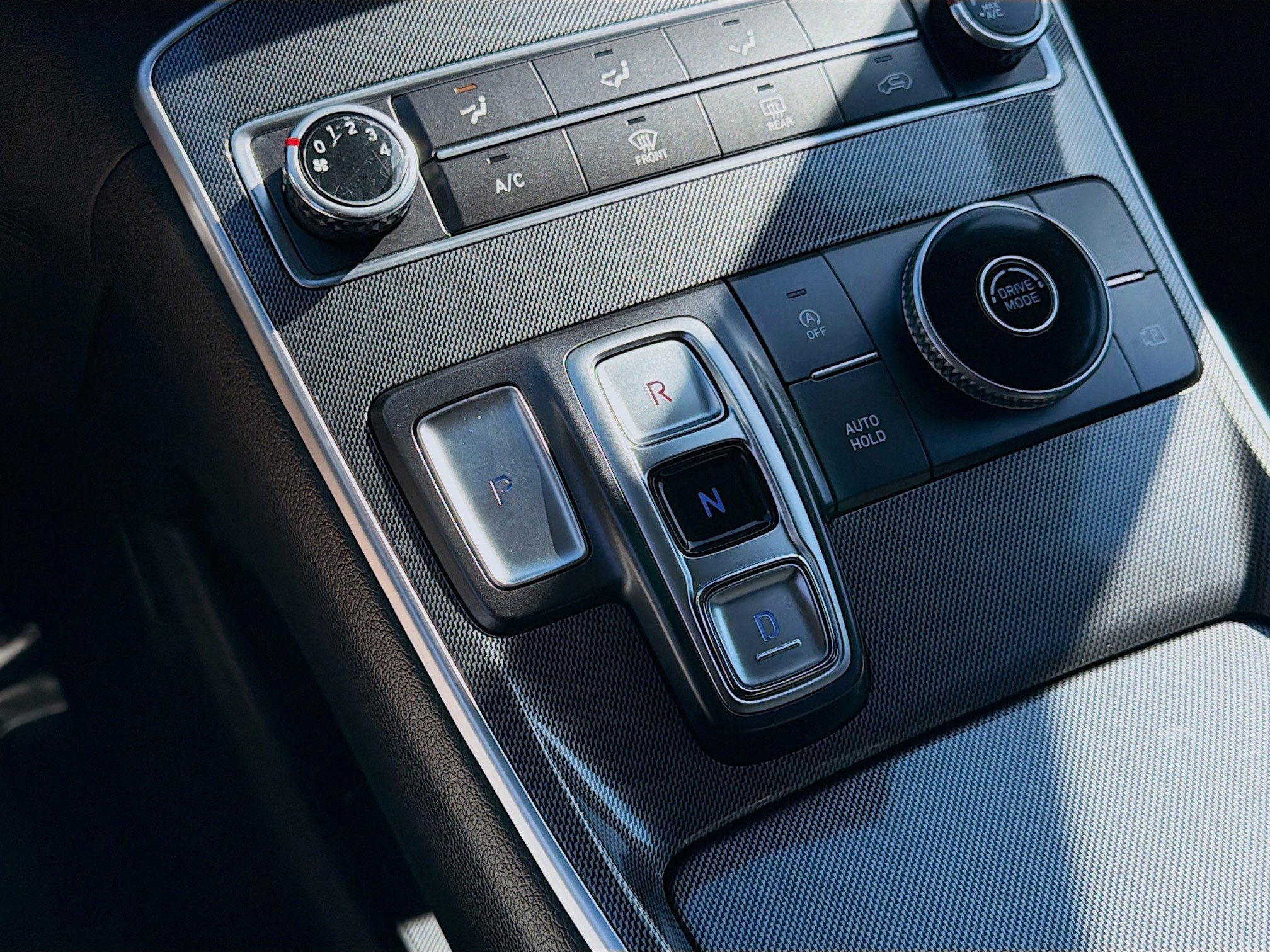 Used 2023 Hyundai Santa Fe SE image 13