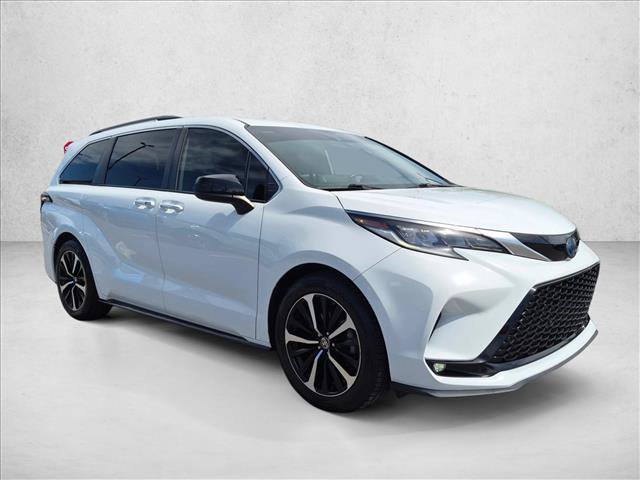 Used 2022 Toyota Sienna XSE FWD video 3