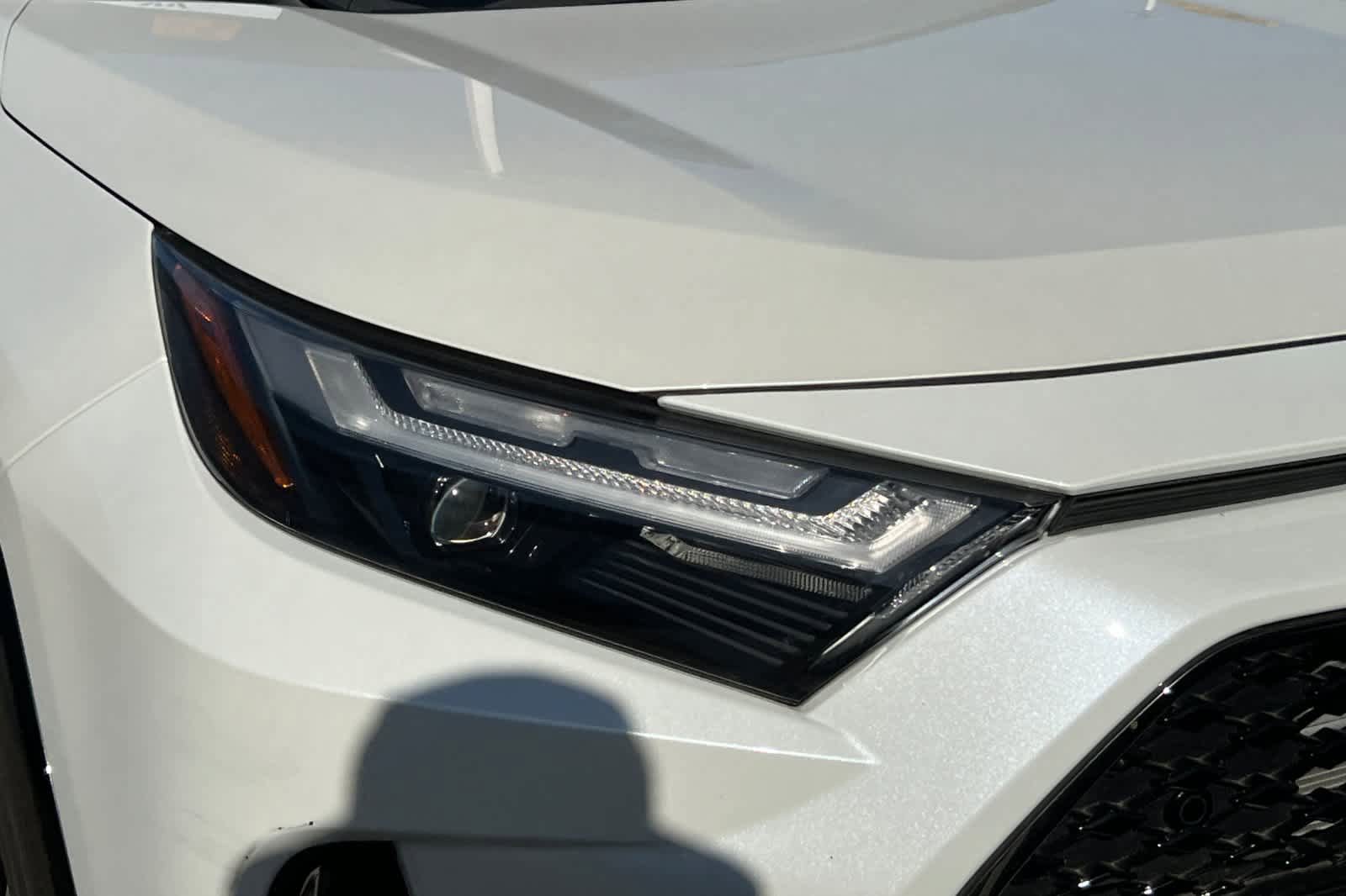 Used 2022 Toyota RAV4 XSE AWD/4WD image 14