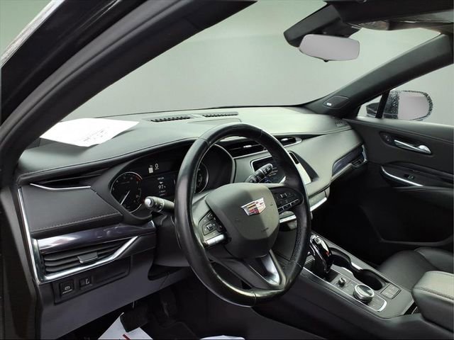 Used 2023 Cadillac XT4 Luxury w/ Cold Weather Package image 12