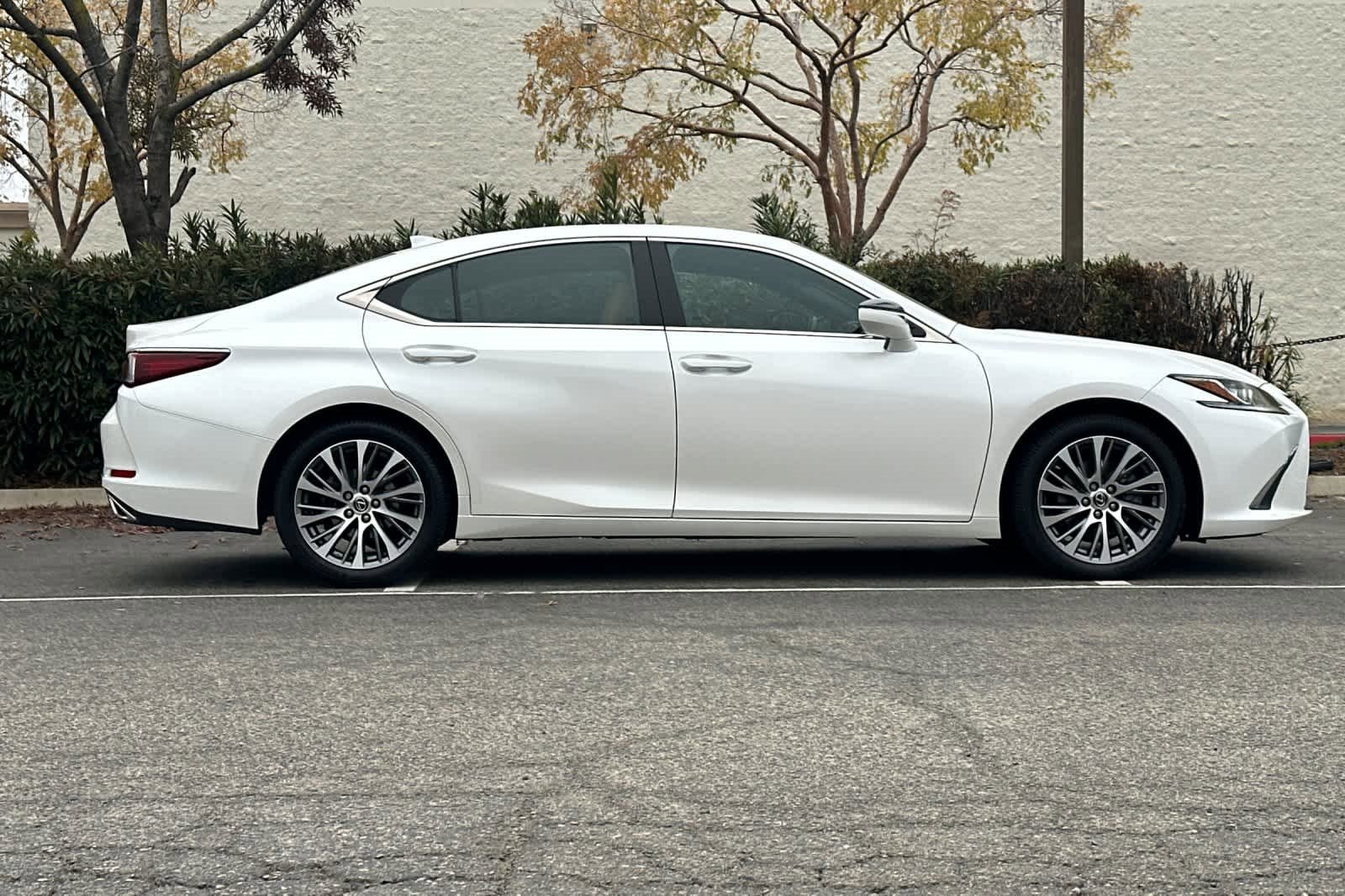 Used 2019 Lexus ES 350 image 8