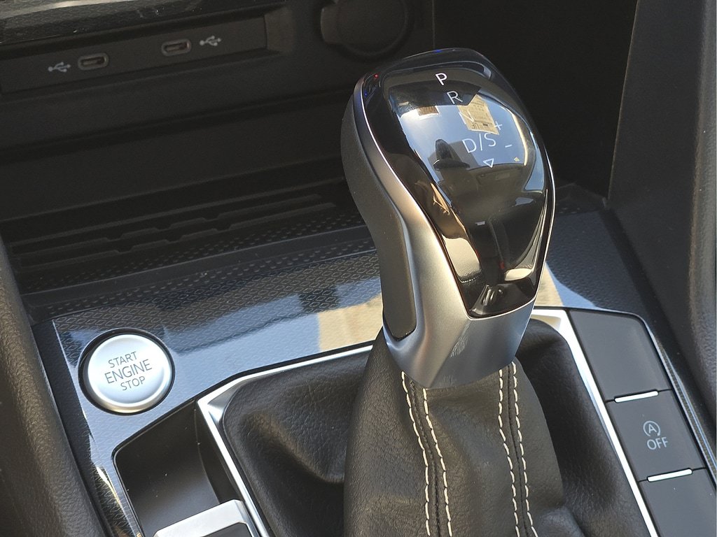 New 2026 Volkswagen Taos SE FWD image 23