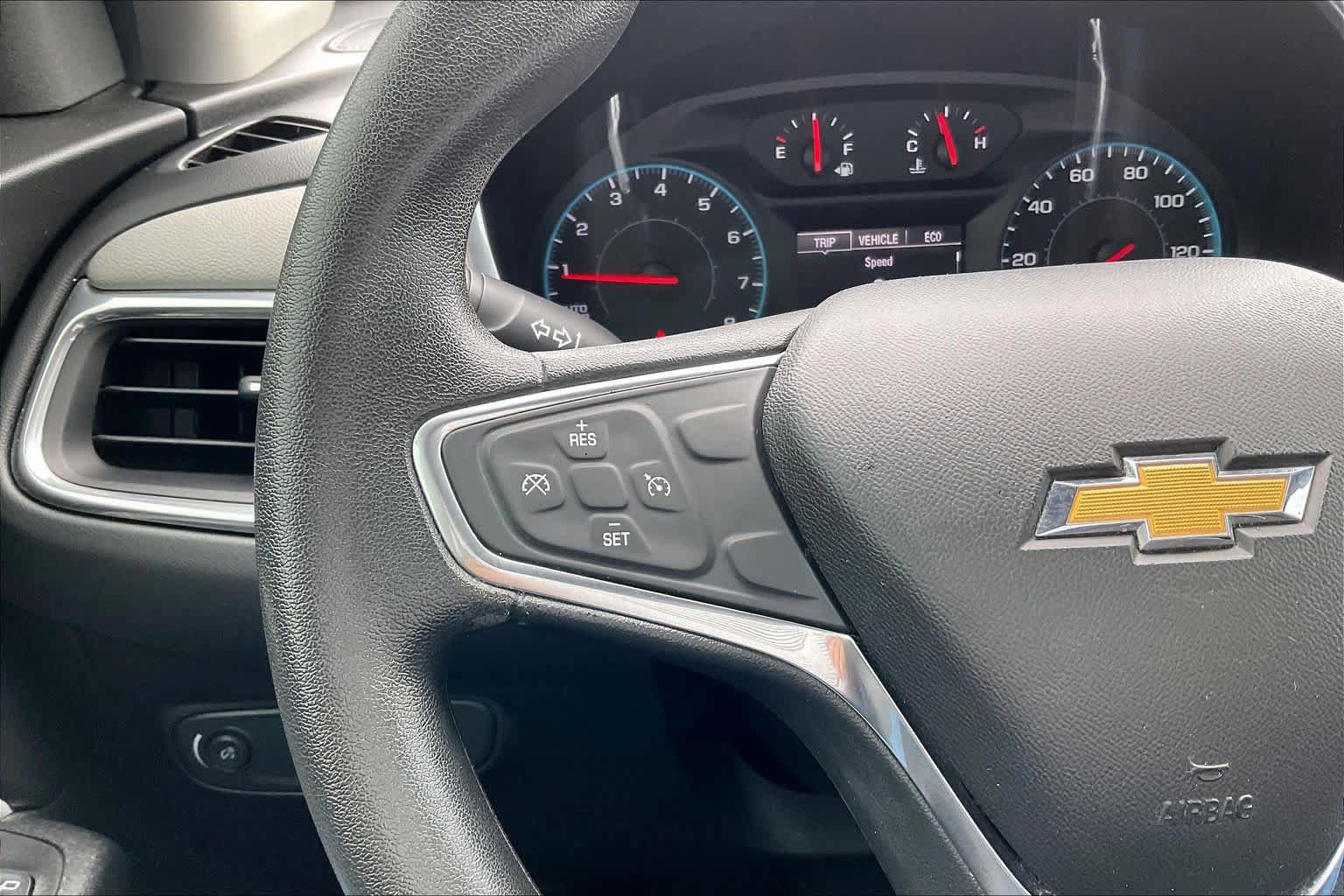 Used 2018 Chevrolet Equinox LT FWD image 23