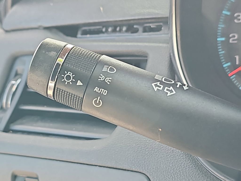 Used 2017 Chevrolet Impala LT image 28