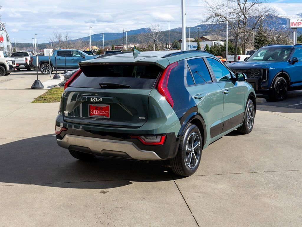 Used 2023 Kia Niro SX Touring FWD image 7