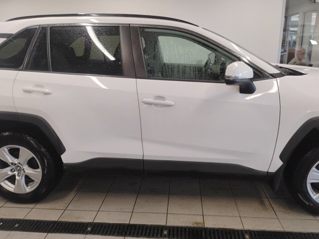 Used 2019 Toyota RAV4 XLE image 8