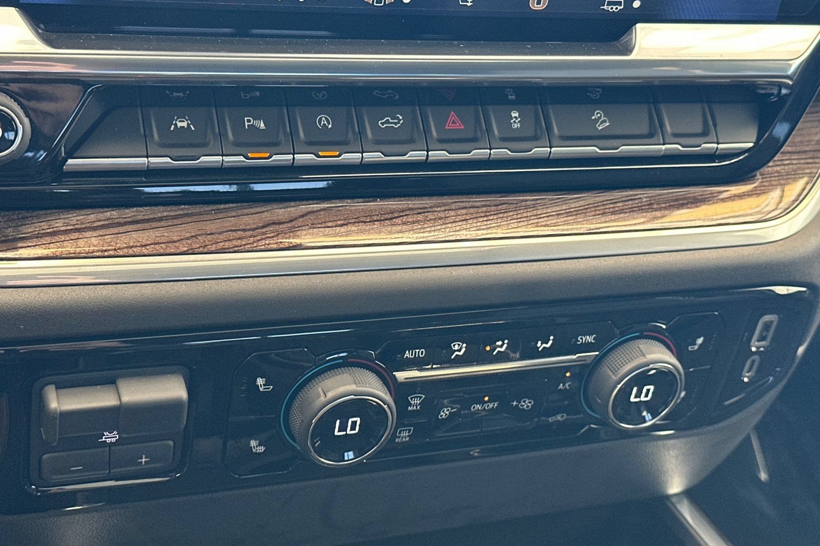 New 2026 Chevrolet Silverado 1500 LT Trail Boss w/ LT Trail Boss Premium Package AWD/4WD image 22