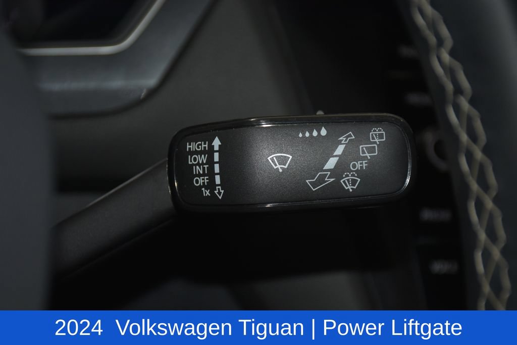 Used 2024 Volkswagen Tiguan SE AWD/4WD image 13