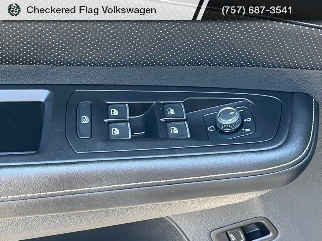 Used 2024 Volkswagen Atlas Cross Sport SEL Premium R-Line w/ Adventure Package AWD/4WD image 17