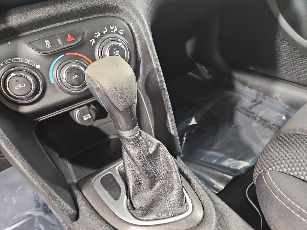 Used 2015 Dodge Dart SXT FWD image 21