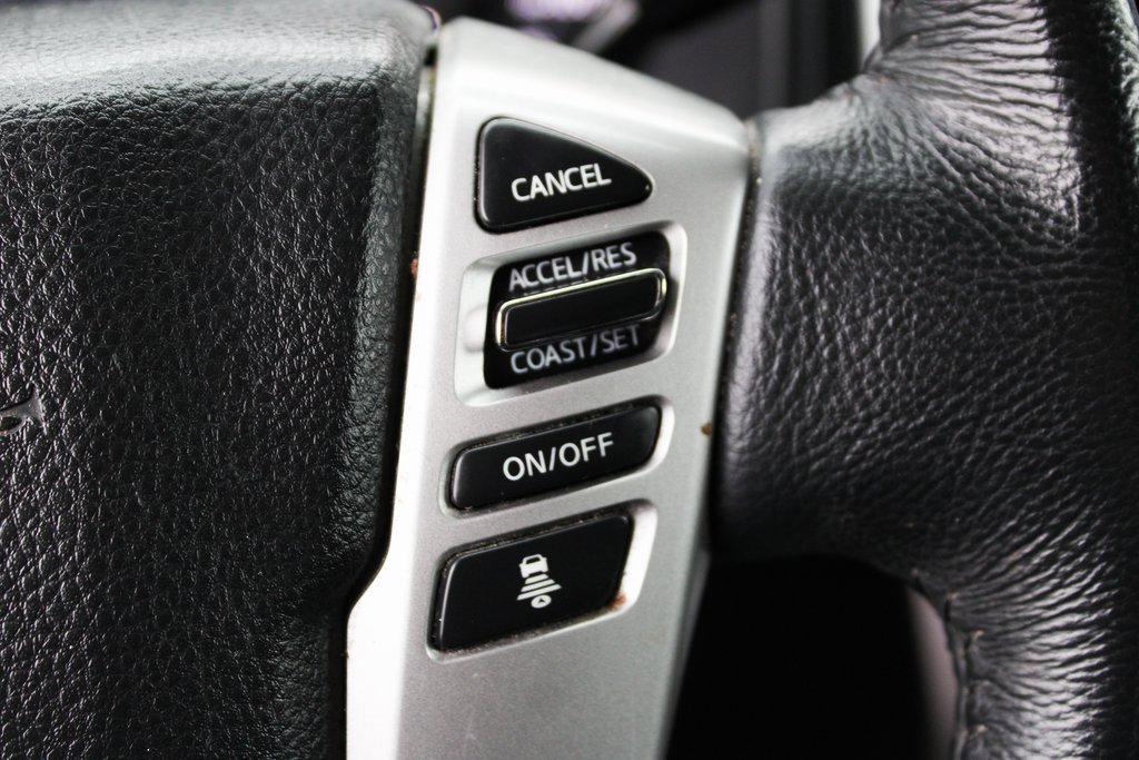 Used 2021 Nissan Titan SV w/ SV Convenience Package image 24