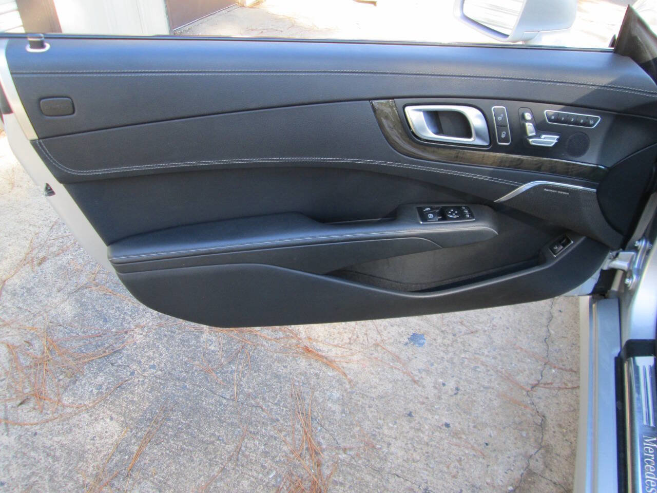 Used 2015 Mercedes-Benz SL 550 image 9