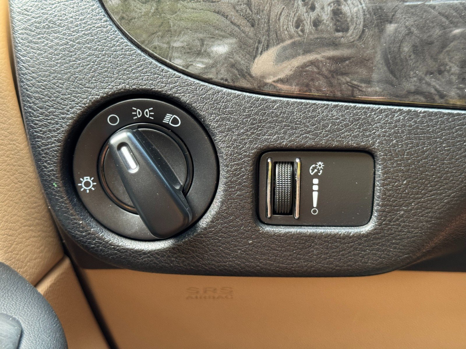 Used 2015 Dodge Grand Caravan American Value Package w/ UConnect Hands-Free Group FWD image 16