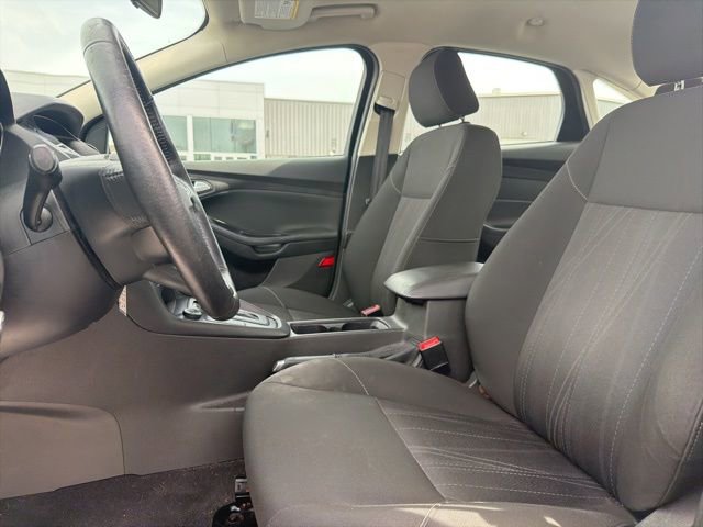 Used 2017 Ford Focus SE w/ Cold Weather Package image 14