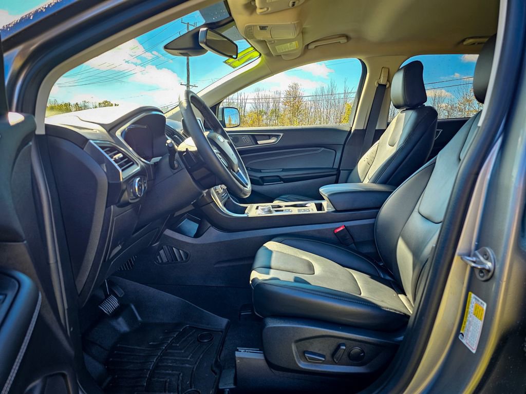 Used 2021 Ford Edge Titanium w/ Class II Trailer Tow Package image 13