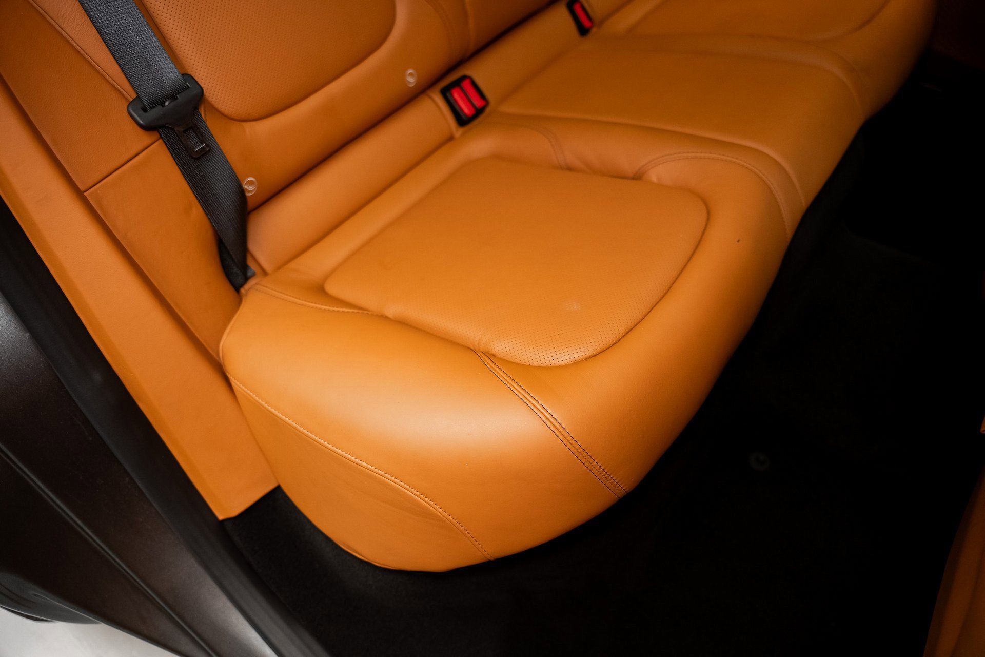 Used 2021 Aston Martin DBX image 62