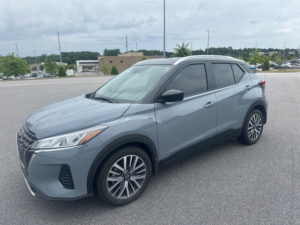 Used 2023 Nissan Kicks SV FWD image 2