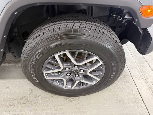 Used 2024 Jeep Wrangler Unlimited Sahara AWD/4WD image 5