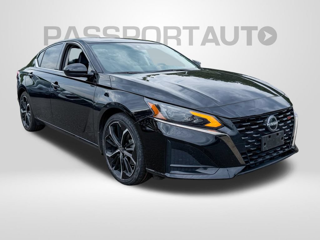 Certified 2025 Nissan Altima 2.5 SR w/ SR Premium Package FWD image 2