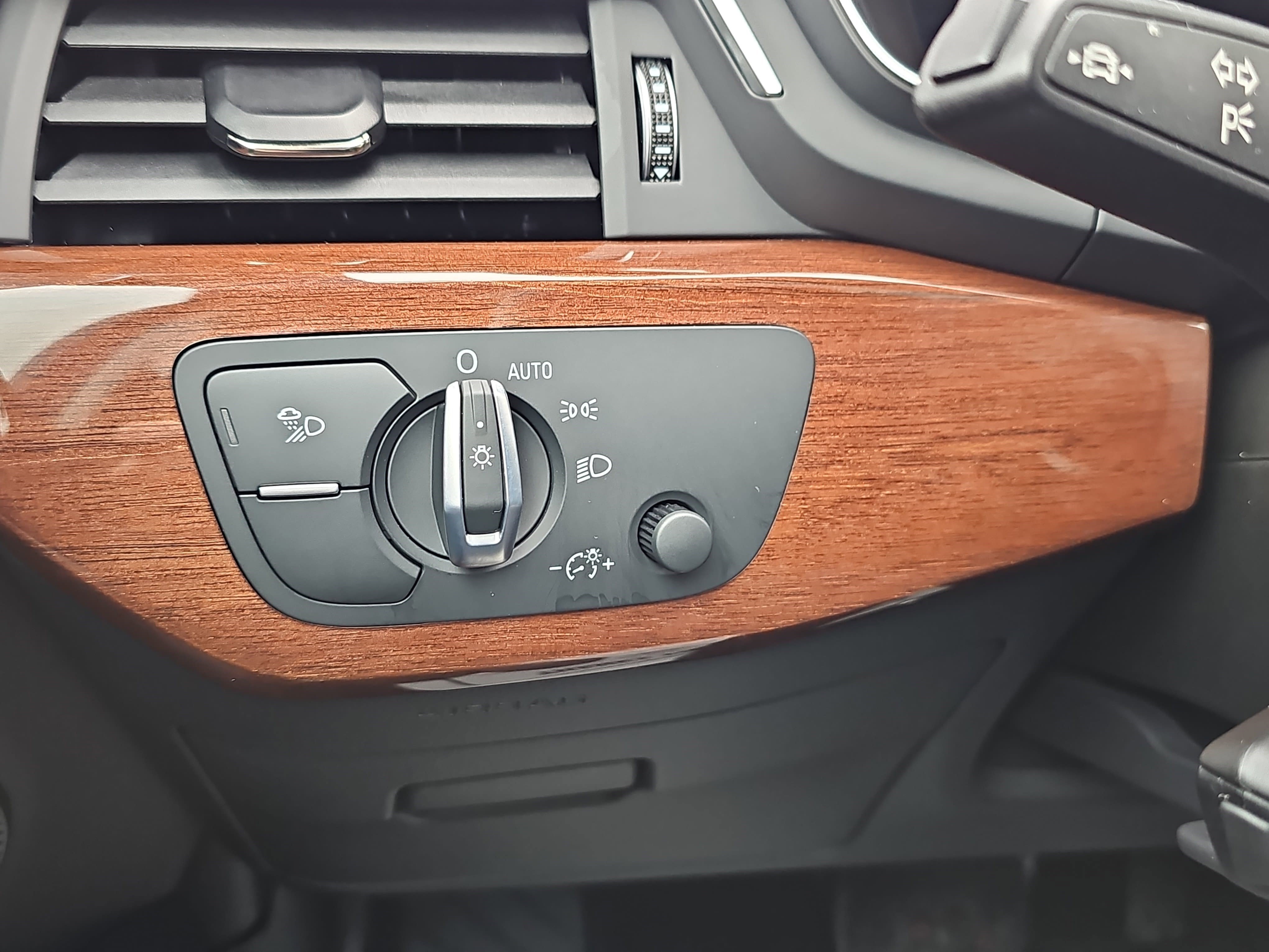 Used 2023 Audi A4 2.0T Premium Plus image 26