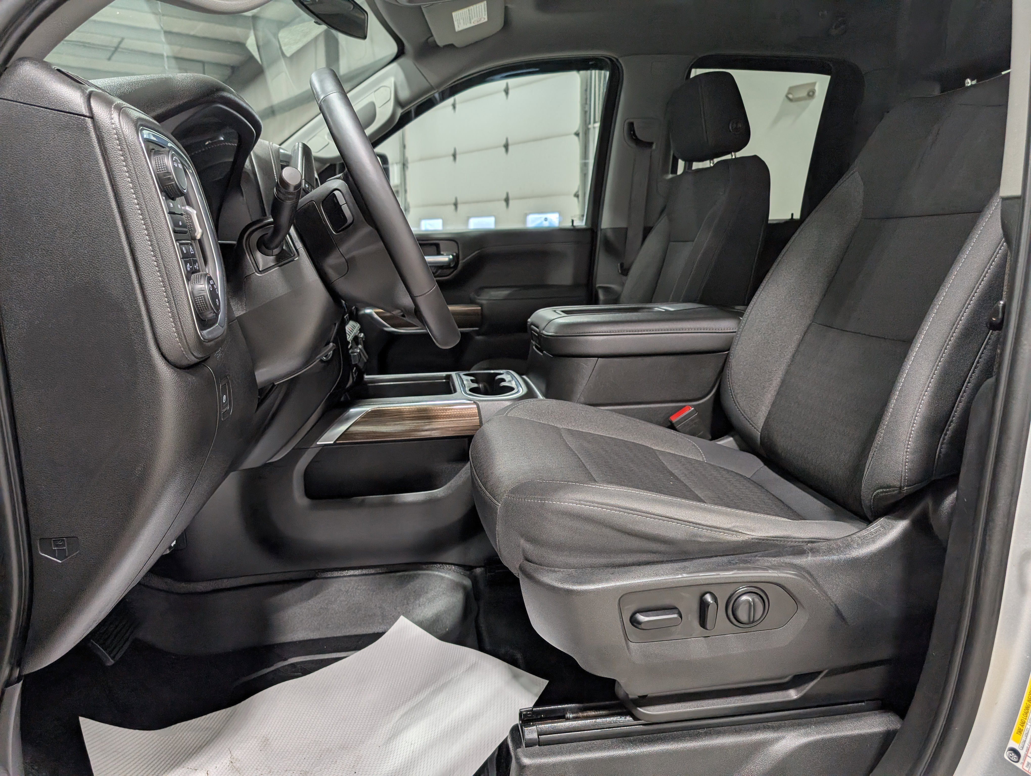 Used 2020 Chevrolet Silverado 2500 LT w/ Convenience Package image 16