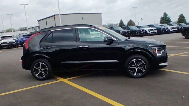 Certified 2023 Kia Niro SX image 4
