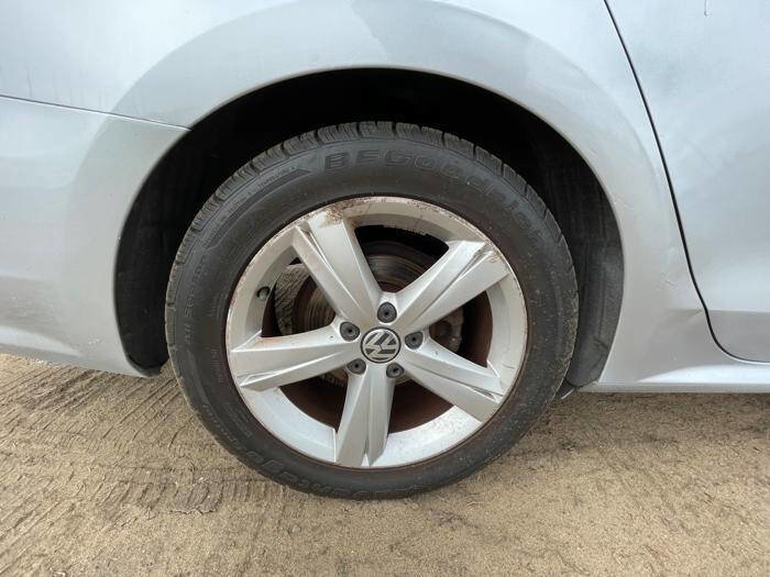 Used 2013 Volkswagen Passat 2.5 SE FWD image 16