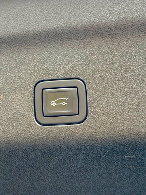 Certified 2024 GMC Yukon XL Denali Ultimate AWD/4WD image 37