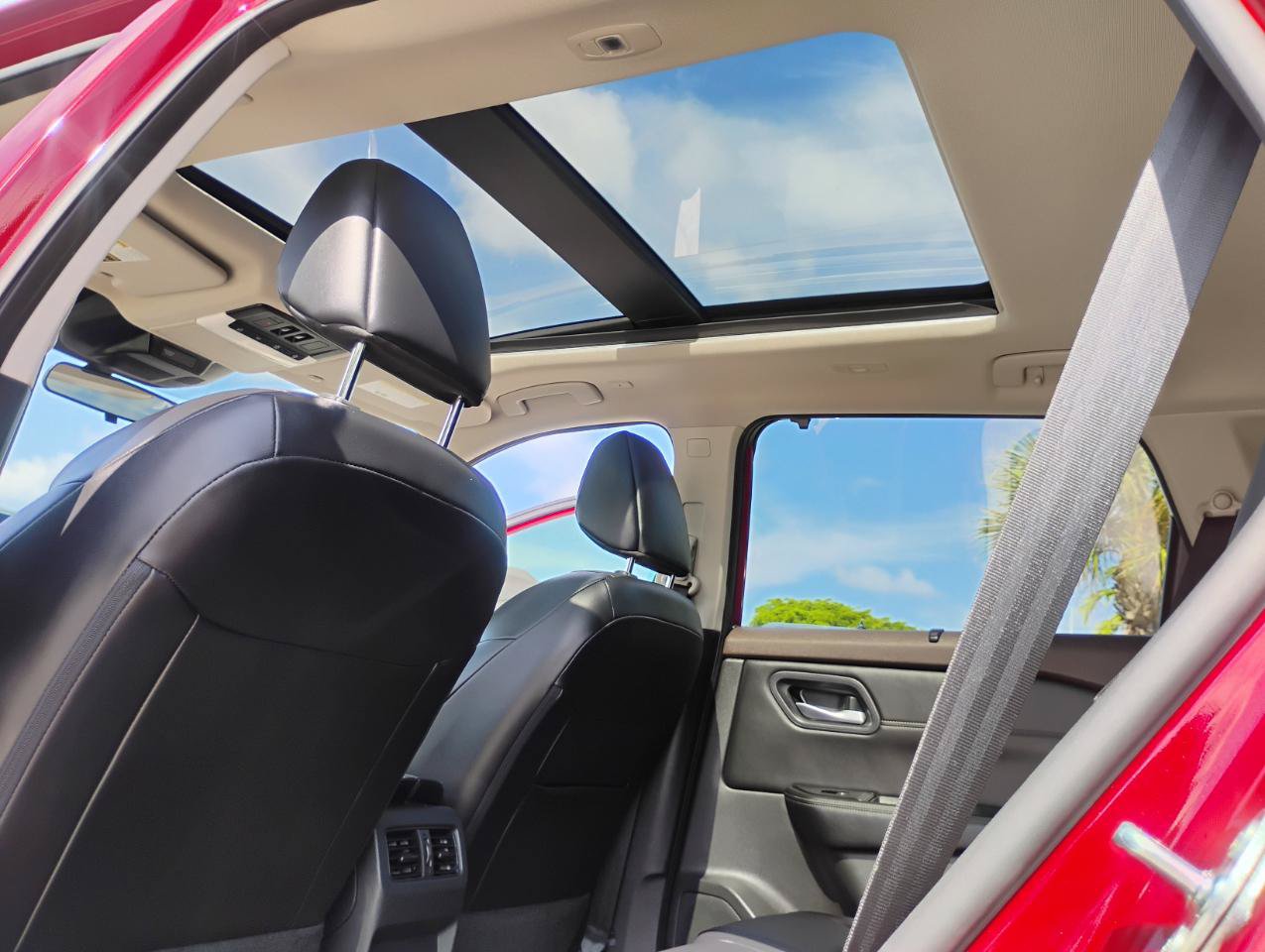 Used 2023 Nissan Rogue SV w/ SV Premium B Package FWD image 32
