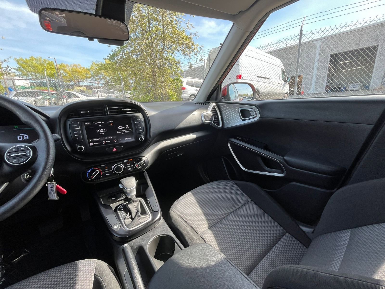 Used 2025 Kia Soul LX w/ LX Technology Package image 33