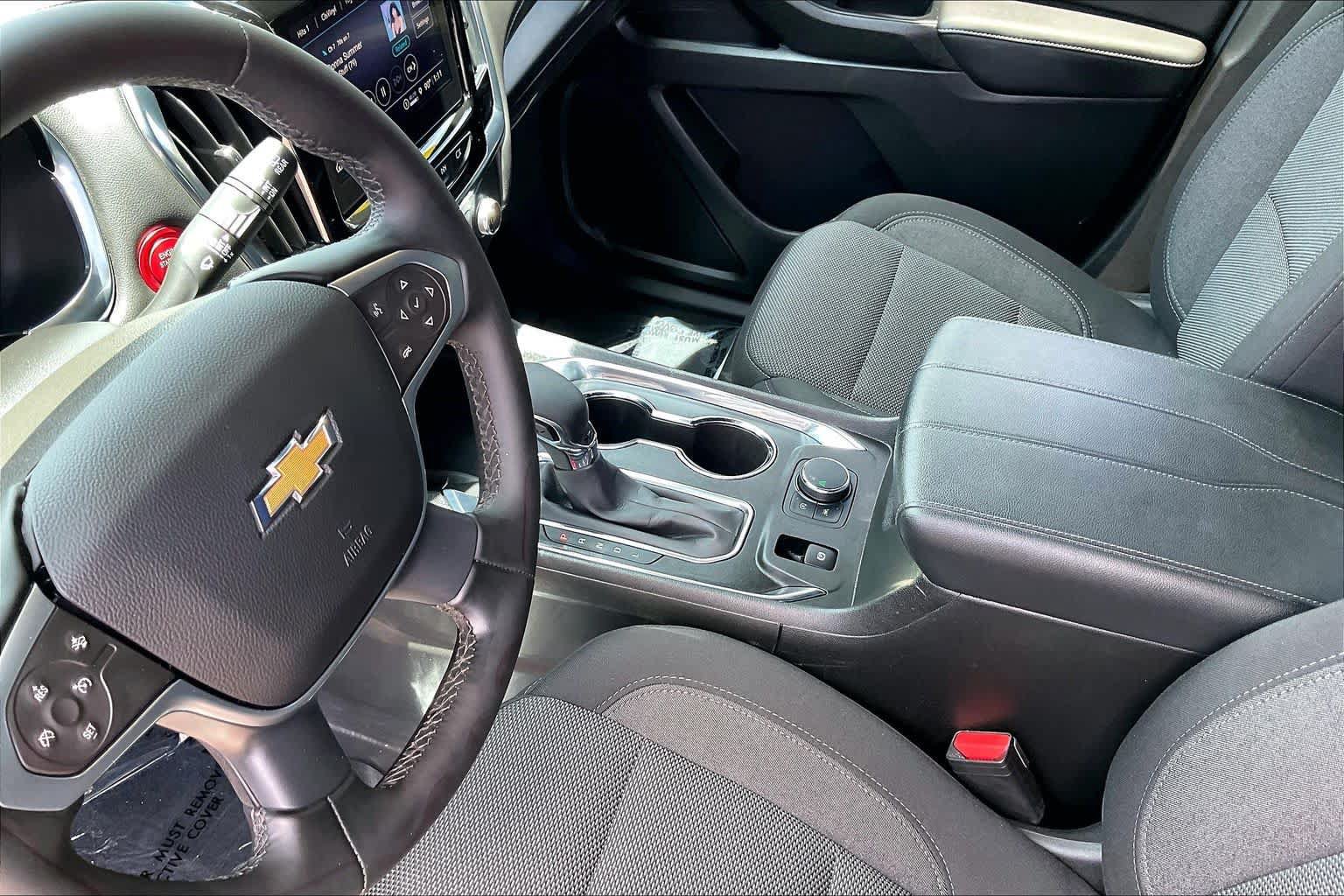 Used 2023 Chevrolet Traverse LT FWD image 17