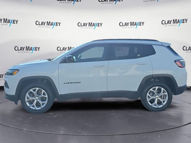Used 2024 Jeep Compass Latitude AWD/4WD image 2