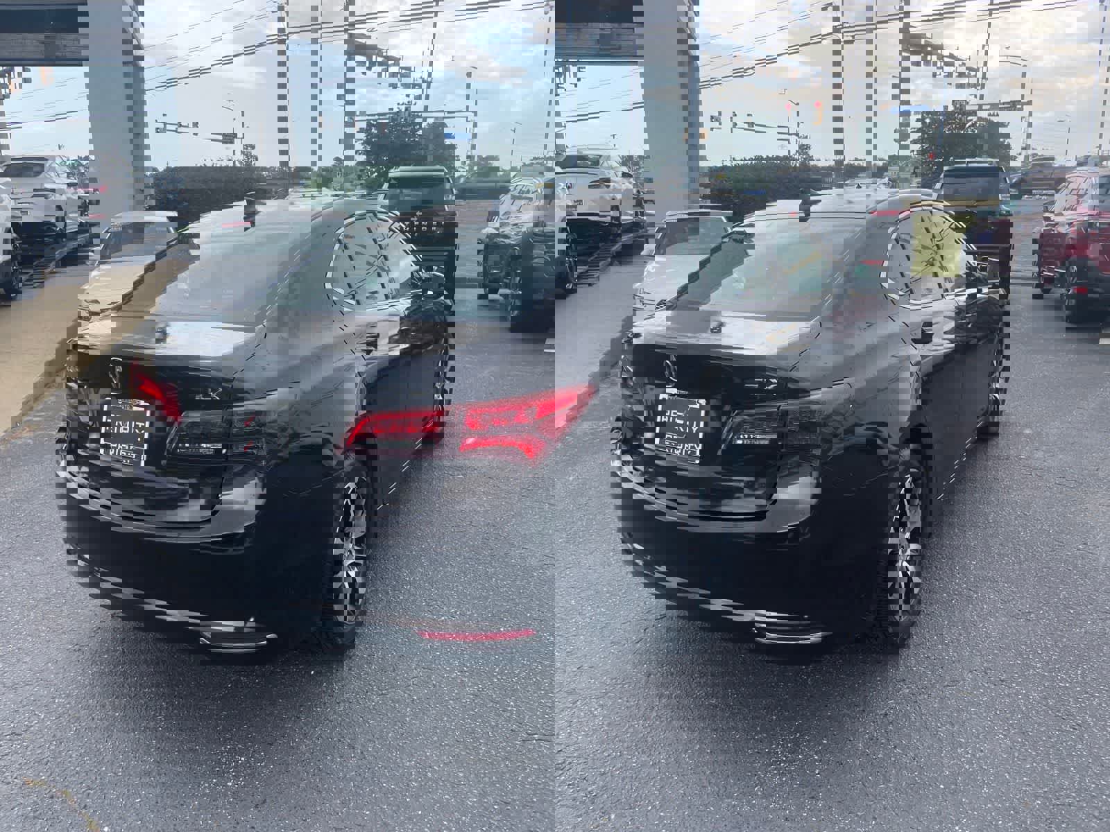 Used 2015 Acura TLX w/ Technology Package FWD image 5