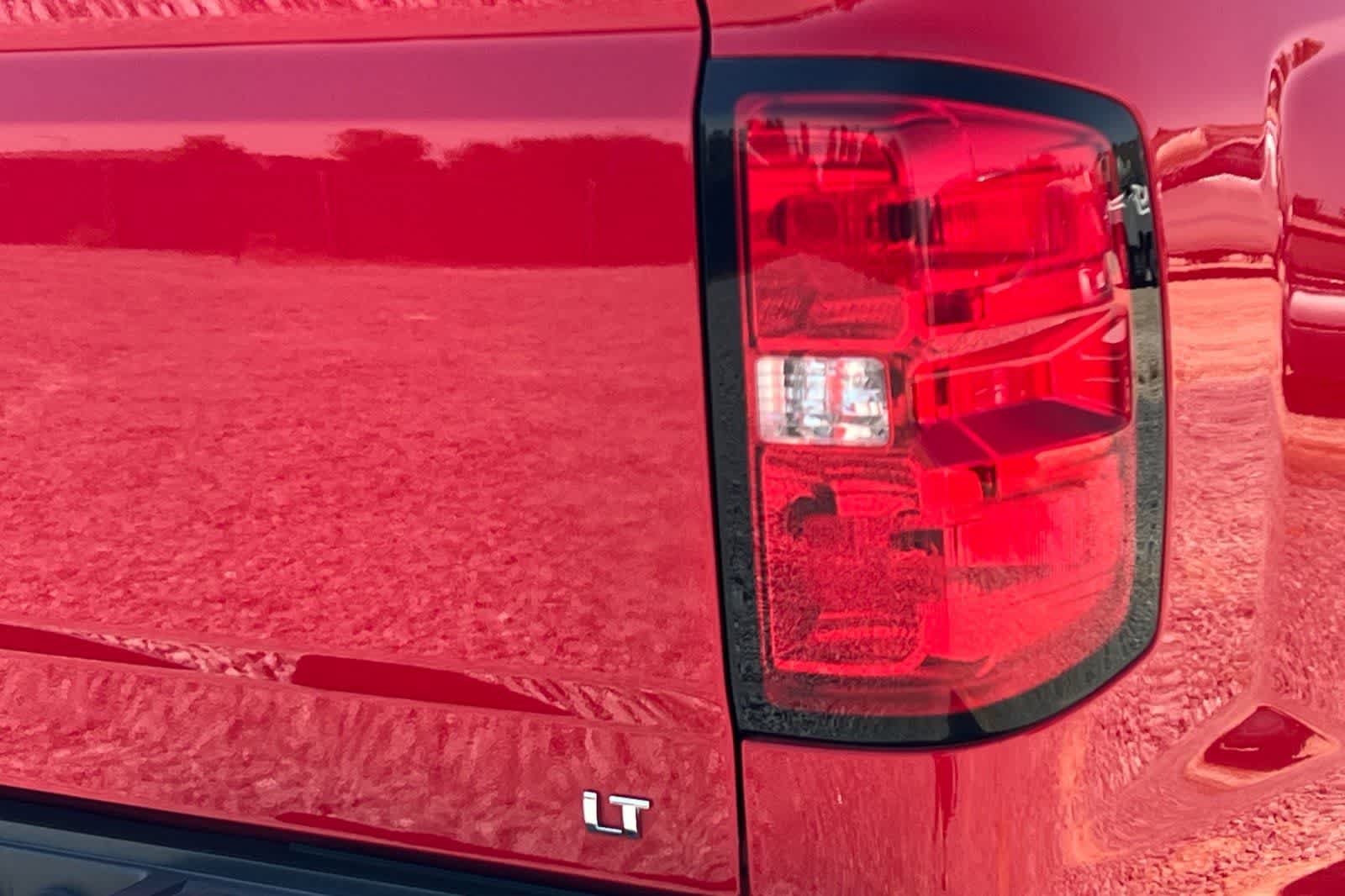 Used 2018 Chevrolet Silverado 1500 LT w/ All Star Edition RWD image 17
