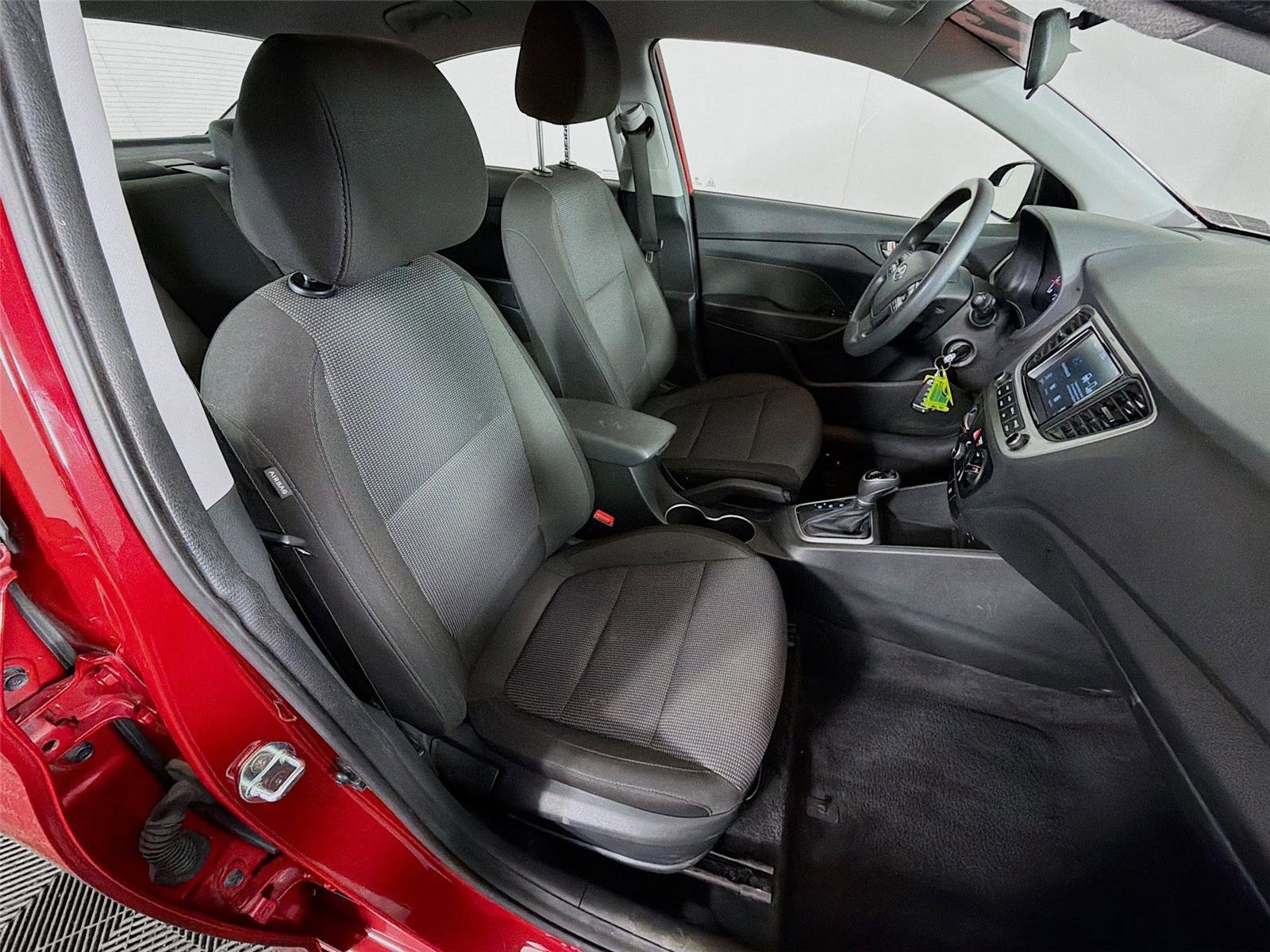 Used 2022 Hyundai Accent SEL FWD image 25