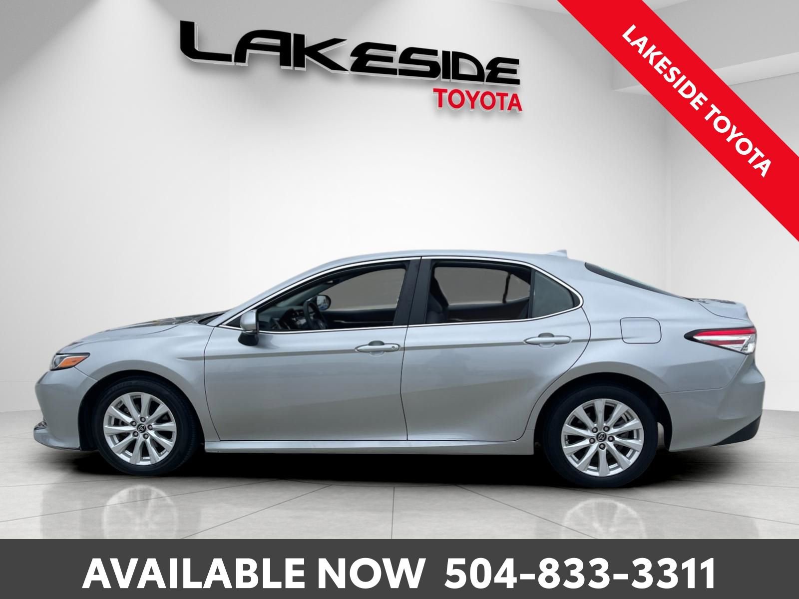 Used 2019 Toyota Camry LE image 3
