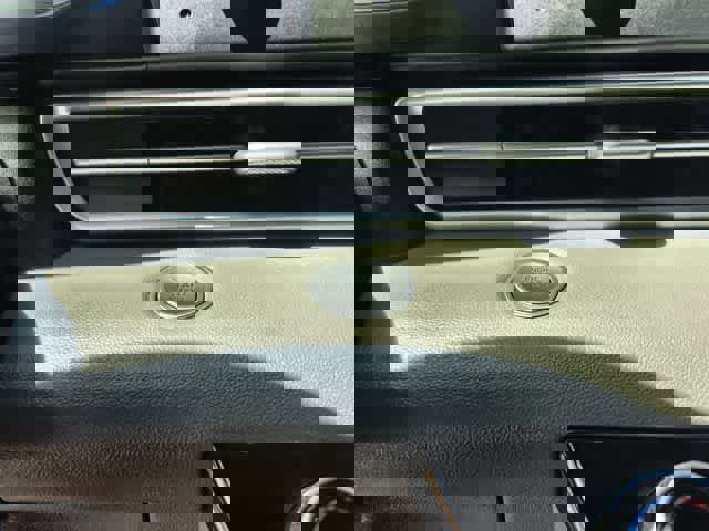 Used 2025 Hyundai Elantra Sport image 28