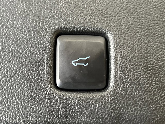 Used 2022 Ford Escape SEL w/ Technology Package image 6