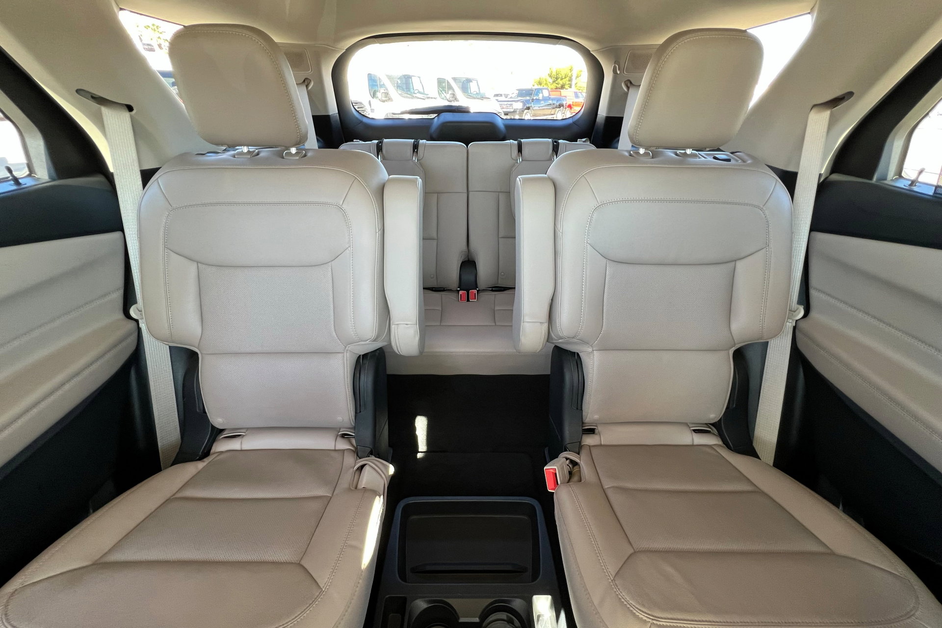 Used 2020 Ford Explorer Limited w/ Class III Trailer Tow Package image 26